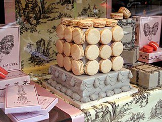 Párizsi csokiálmok - Gasztronómia - Gasztro - csokoládé, ladurée, ladurée macaron, macaron, macaron cukrászda, párizs,